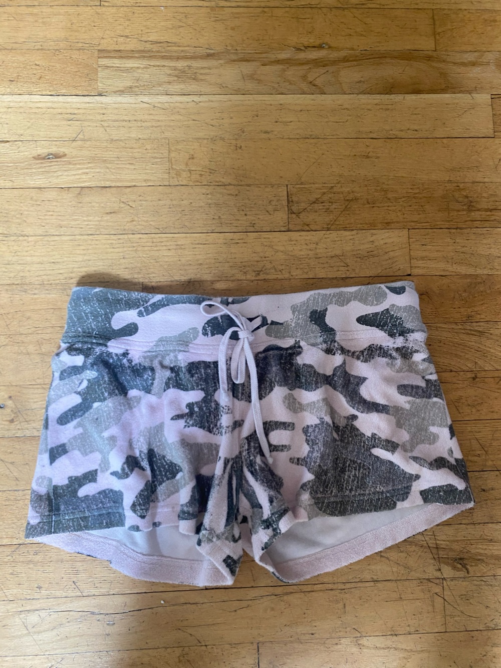 Hard tail shorts. Pink camo. Size xl